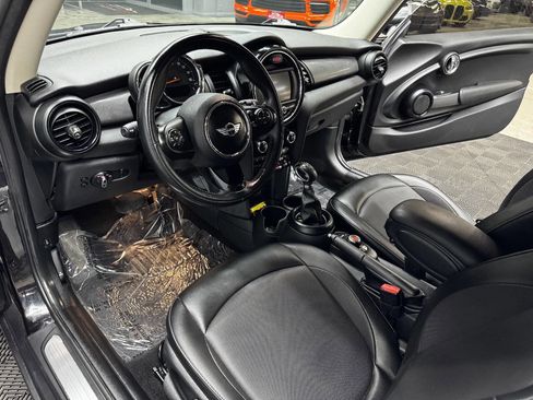 Used 2018 MINI Cooper 2-Door Hardtop w/ Signature Line Package image 34