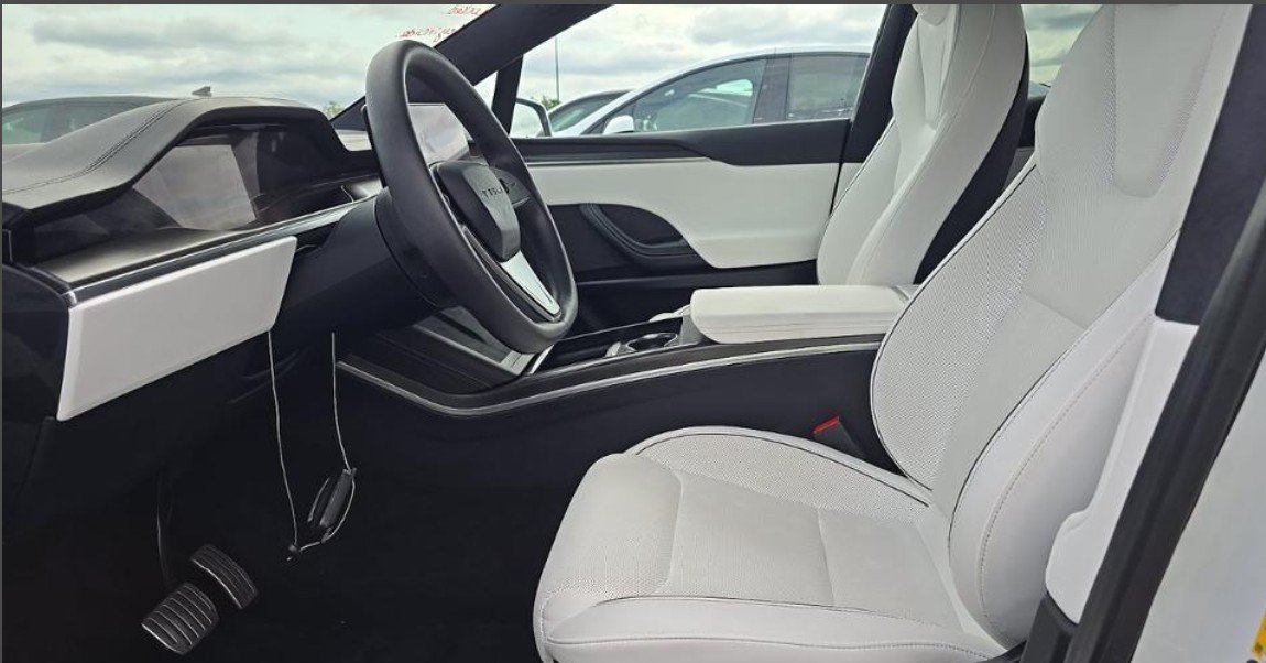 Used 2023 Tesla Model X Plaid AWD/4WD image 1