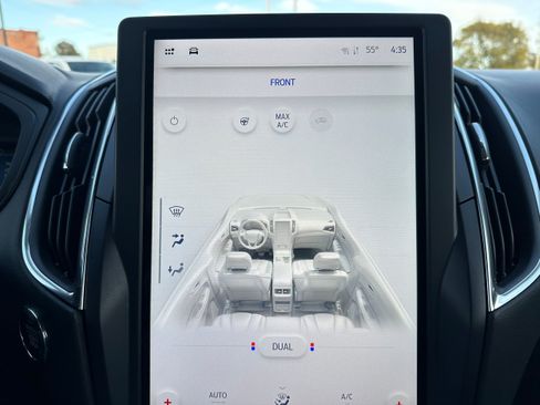 Used 2024 Ford Edge Titanium w/ Class II Trailer Tow Package AWD/4WD image 17