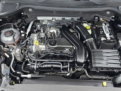 Used 2022 Volkswagen Taos SEL image 28