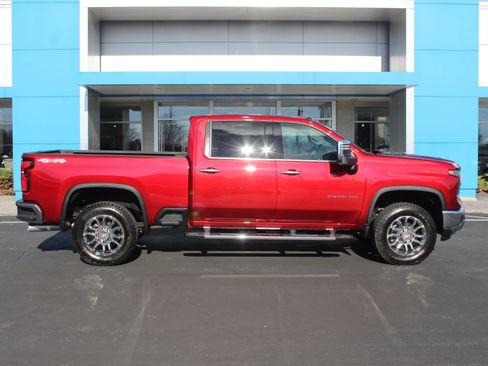 New 2026 Chevrolet Silverado 2500 LTZ w/ LTZ Premium Package image 3