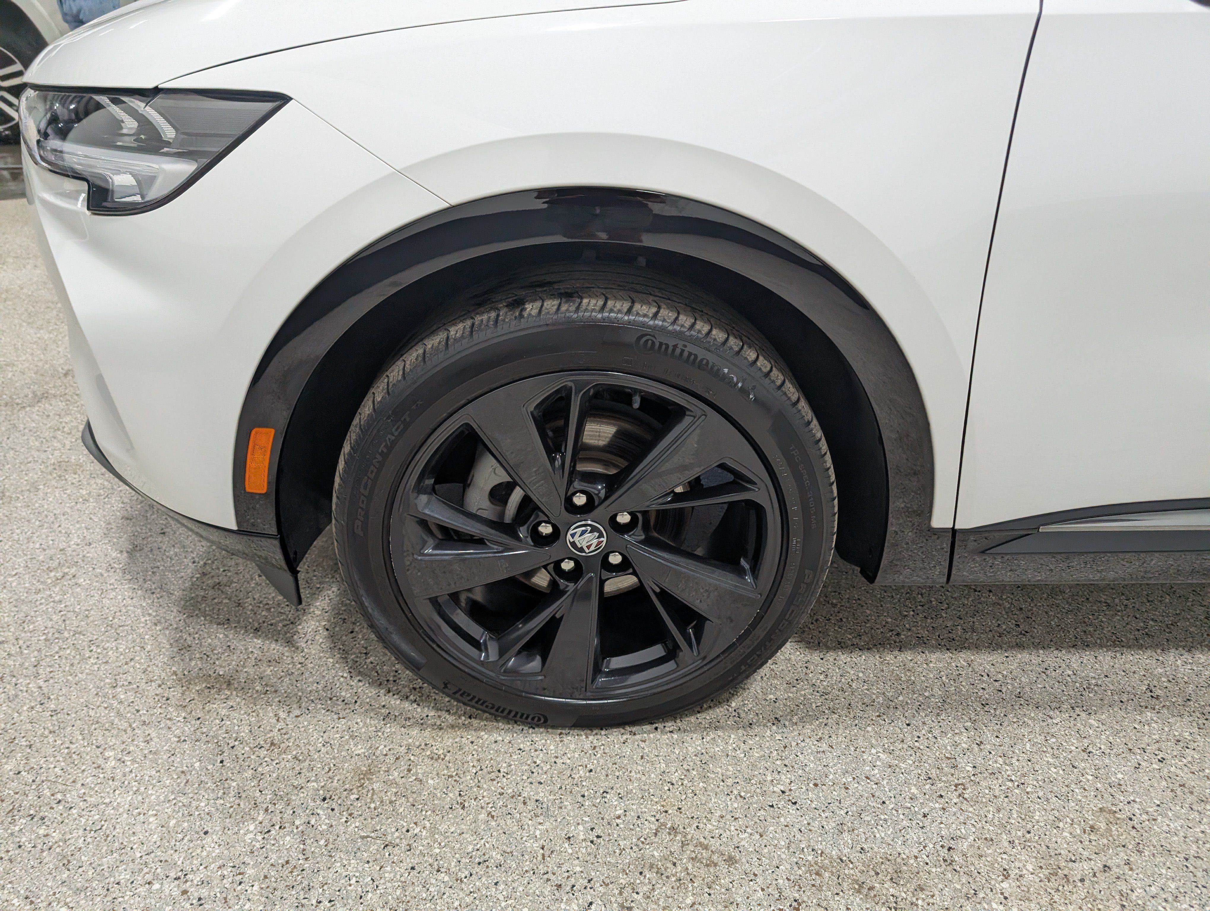 Used 2023 Buick Envision Essence w/ Technology Package I AWD/4WD image 9
