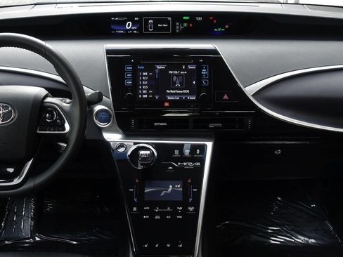 Used 2017 Toyota Mirai FWD image 39