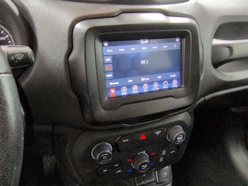 Used 2019 Jeep Renegade Limited w/ Trailer Tow Group image 29