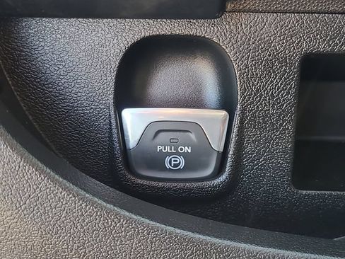 Used 2025 RAM ProMaster 2500 w/ Convenience Group FWD image 18