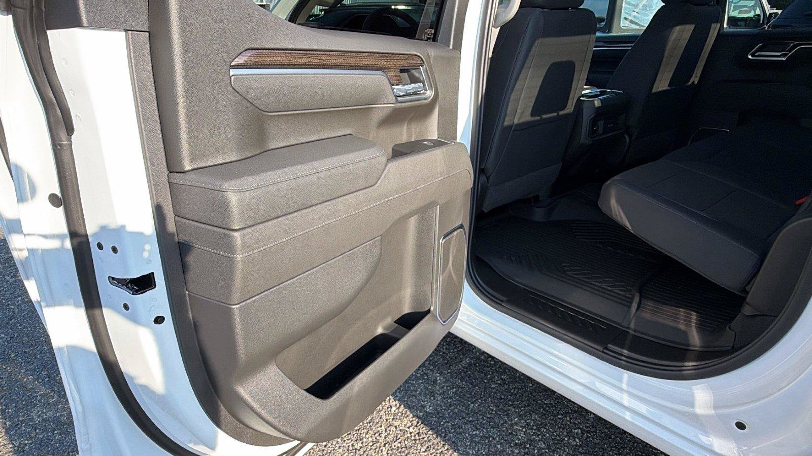 New 2026 Chevrolet Silverado 1500 RST AWD/4WD image 18
