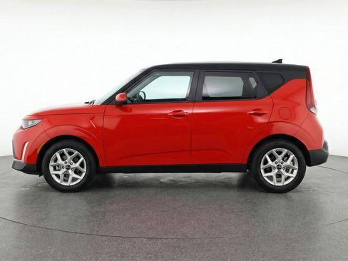 Used 2025 Kia Soul LX w/ LX Technology Package FWD image 3