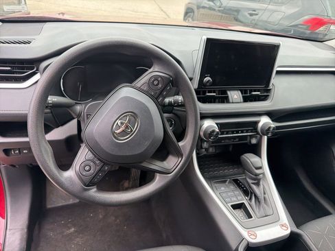 Used 2025 Toyota RAV4 XLE image 11