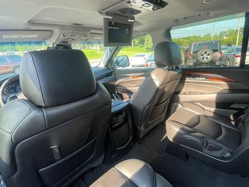 Used 2016 Cadillac Escalade Premium AWD/4WD image 43