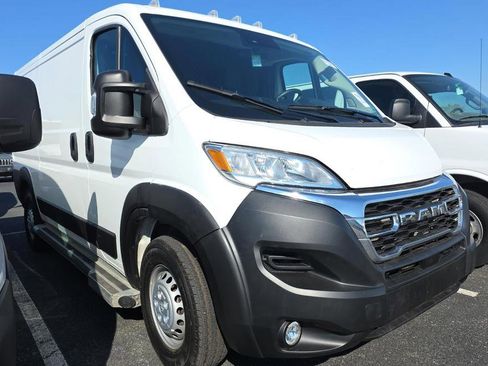 Used 2025 RAM ProMaster 2500 w/ U-Haul Equipment Group FWD image 3