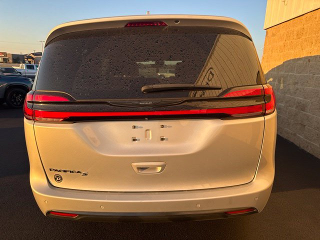 Used 2022 Chrysler Pacifica Touring-L w/ S Appearance Package FWD image 8