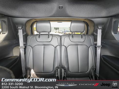 New 2025 Jeep Grand Cherokee L Limited image 21