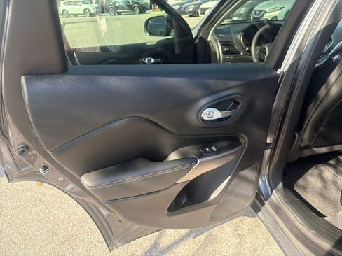 Used 2022 Jeep Cherokee Latitude Lux image 20