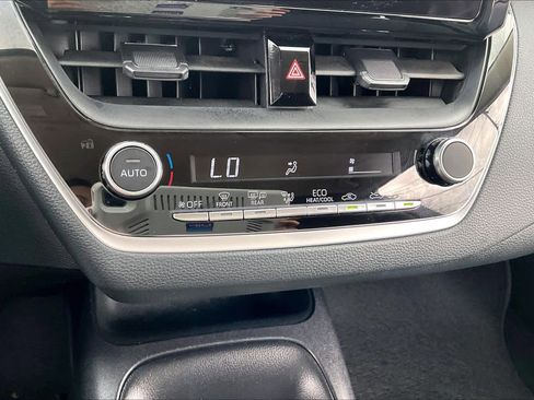 Used 2026 Toyota Corolla LE image 31