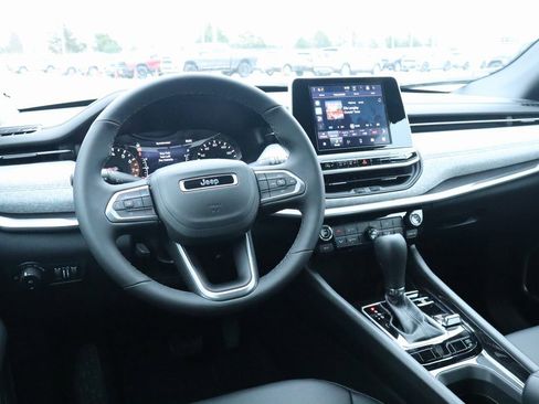 New 2026 Jeep Compass Latitude image 2