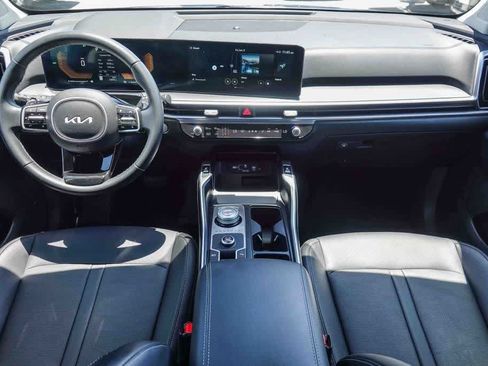 Certified 2025 Kia Sorento EX FWD image 11