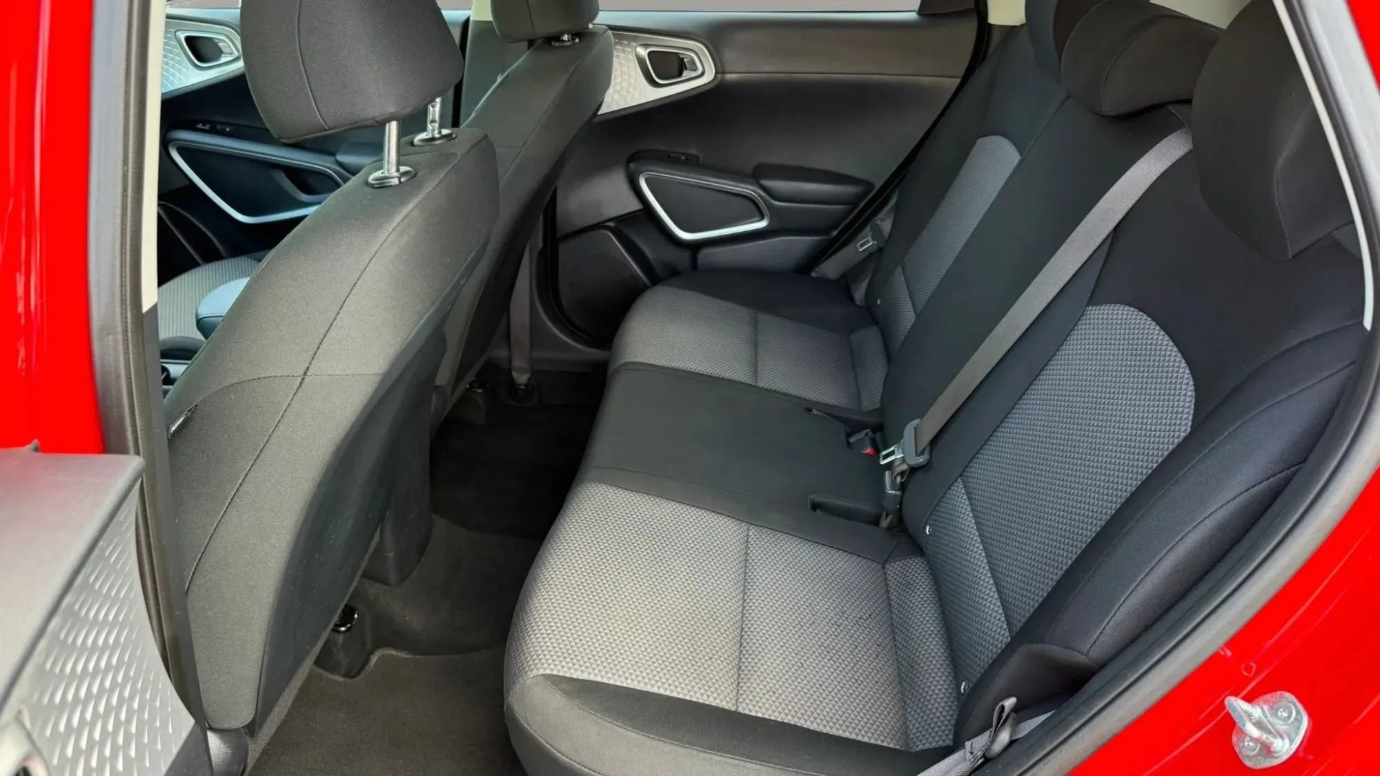 Used 2024 Kia Soul LX w/ LX Technology Package FWD image 24