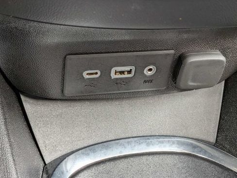 Used 2025 Chevrolet Malibu LT FWD image 24