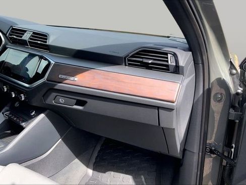 Used 2020 Audi Q3 2.0T Prestige image 16