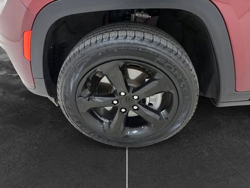 Used 2022 Jeep Grand Cherokee L Laredo AWD/4WD image 9