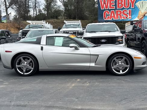 Used 2007 Chevrolet Corvette Coupe w/ Preferred Equipment Group image 3