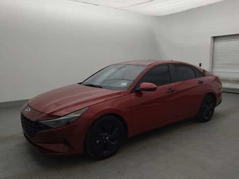 Used 2021 Hyundai Elantra SEL w/ Cargo Package FWD image 2