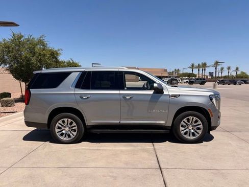 Used 2025 GMC Yukon Denali AWD/4WD image 4