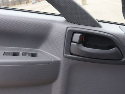 Used 2020 Isuzu NPR image 34