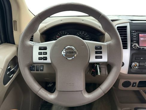 Used 2017 Nissan Frontier SV RWD image 13