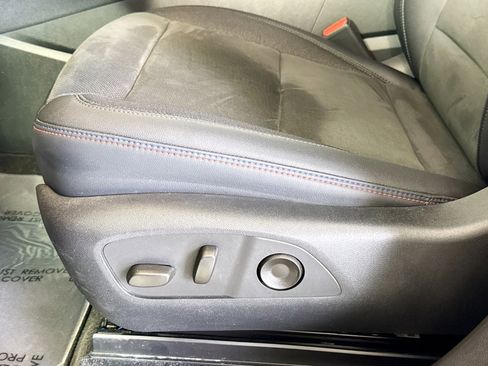 Used 2025 Chevrolet Blazer EV RS image 18