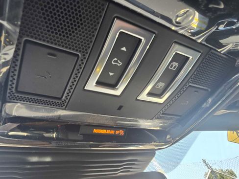 Certified 2026 Land Rover Range Rover Velar Dynamic SE image 33