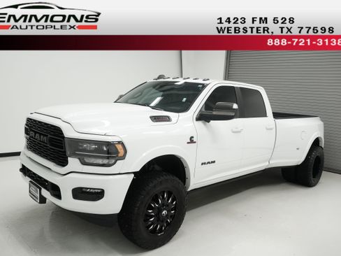 Used 2022 RAM 3500 Limited AWD/4WD image 1