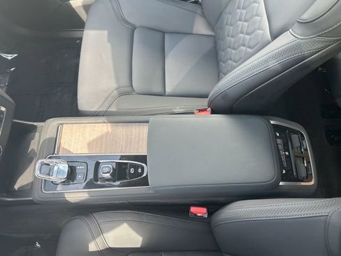 Certified 2025 Volvo XC90 B6 Plus AWD/4WD image 26