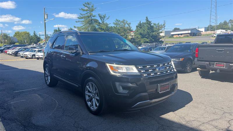 Used 2016 Ford Explorer Limited w/ Equipment Group 301A FWD image 3