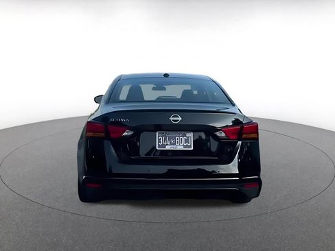 Used 2025 Nissan Altima 2.5 SV FWD image 11