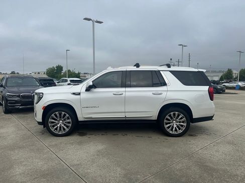 Used 2022 GMC Yukon Denali w/ Denali Premium Package AWD/4WD image 5