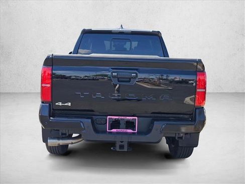 Certified 2025 Toyota Tacoma SR5 AWD/4WD image 7