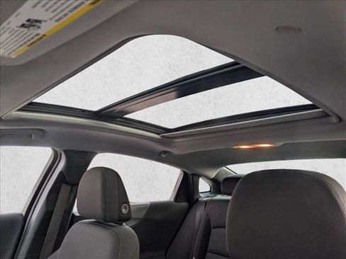 Used 2023 Chevrolet Malibu LT image 16