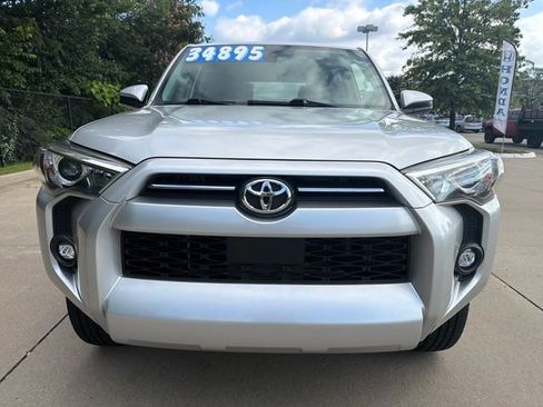 Used 2022 Toyota 4Runner SR5 AWD/4WD image 8