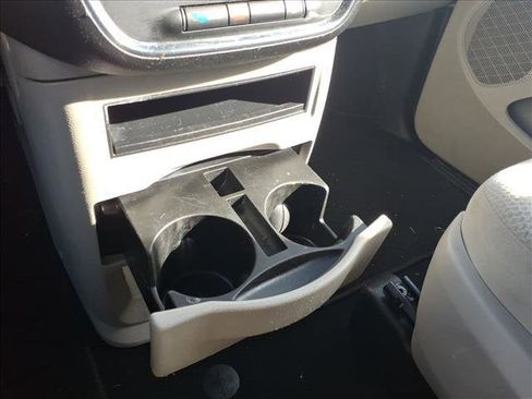 Used 2019 Dodge Grand Caravan SE FWD image 26