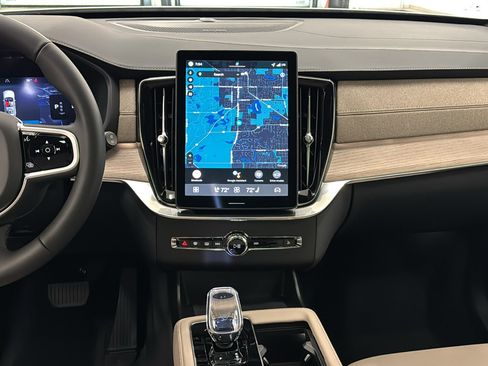 Used 2026 Volvo XC90 B6 Plus w/ Protection Package Premier image 11