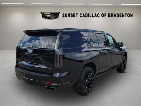 New 2026 Cadillac Escalade ESV Platinum Sport w/ LPO, ONYX Package AWD/4WD image 4