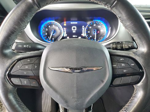 Used 2020 Chrysler Pacifica Touring-L Plus FWD image 23