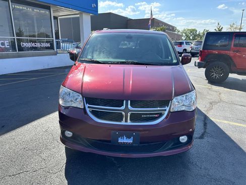 Used 2018 Dodge Grand Caravan SXT image 5