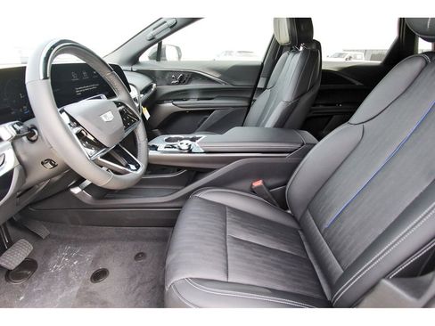 New 2026 Cadillac Lyriq Sport image 6