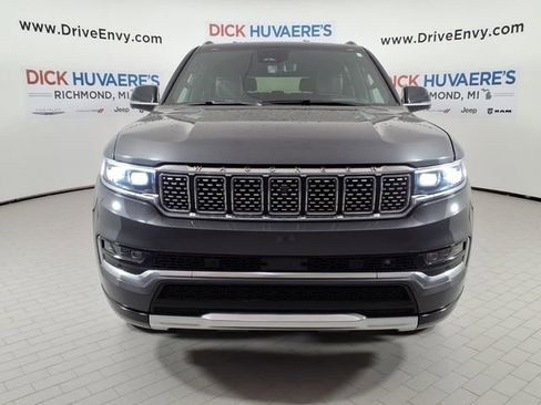 Used 2024 Jeep Grand Wagoneer L Series III AWD/4WD image 2