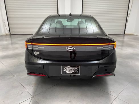 Used 2025 Hyundai Sonata SEL FWD image 8