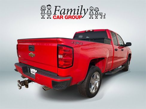 Used 2018 Chevrolet Silverado 1500 Custom w/ Trailering Package image 3