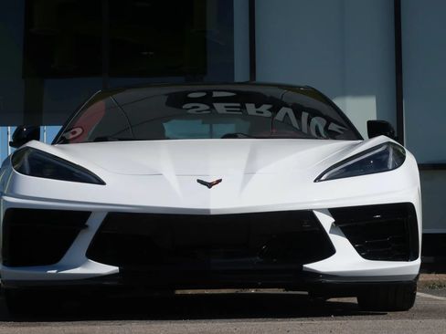 Used 2021 Chevrolet Corvette Stingray Premium Cpe w/ Battery Protection Package RWD image 3