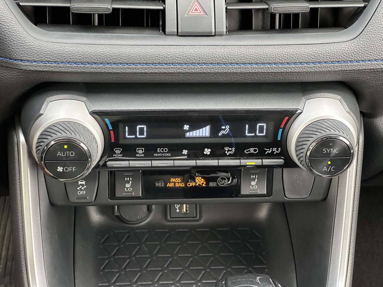 Used 2023 Toyota RAV4 SE w/ Convenience Package AWD/4WD image 19